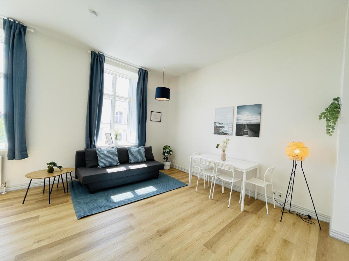 Aday - Blue Light Suite Apartment In The Center Of Hjorring ภายนอก รูปภาพ